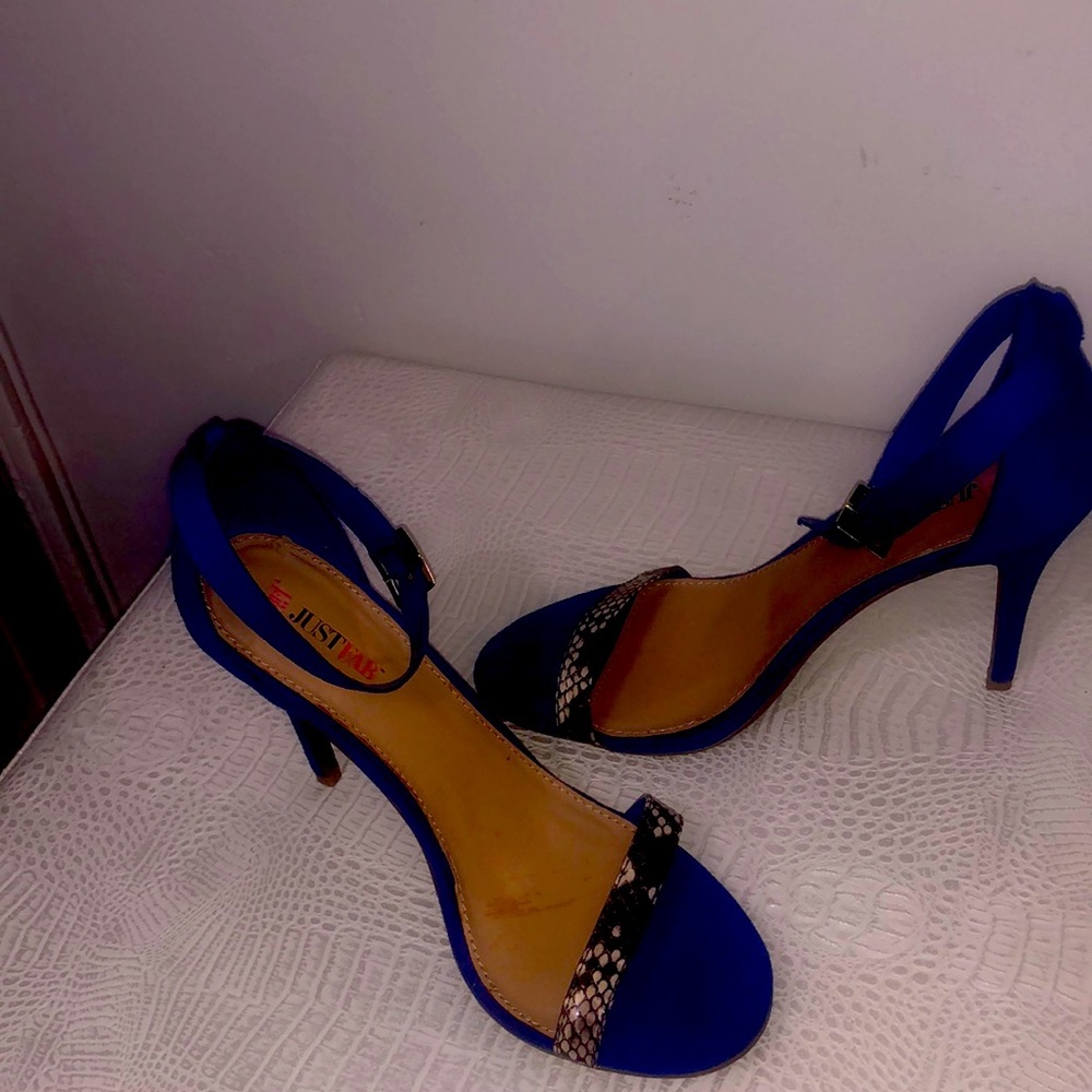 Open toe heel snakeskin print